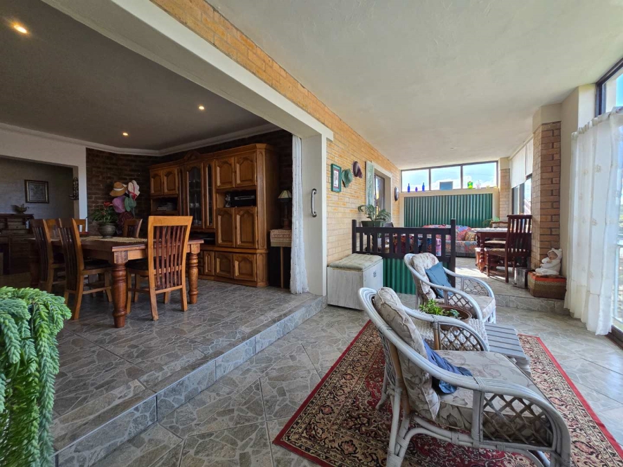 4 Bedroom Property for Sale in Stilbaai Wes Western Cape